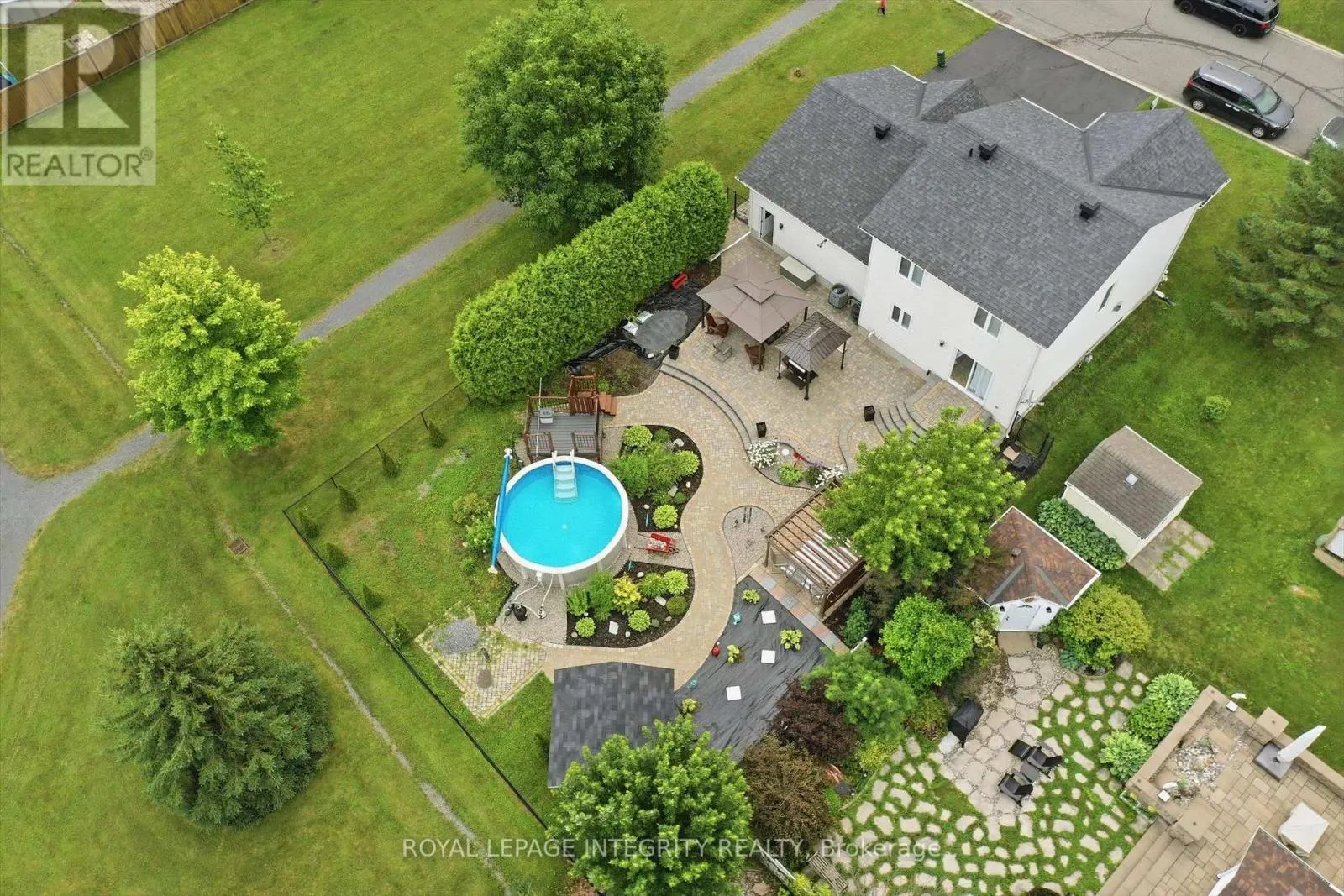 36 FRONTENAC BOULEVARD