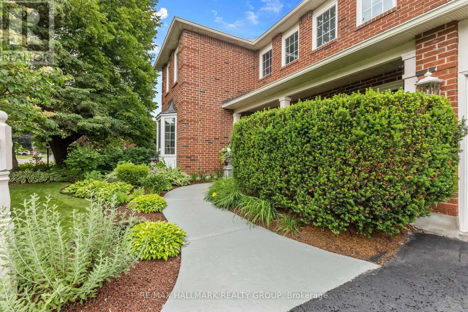 1348 TURNER CRESCENT
