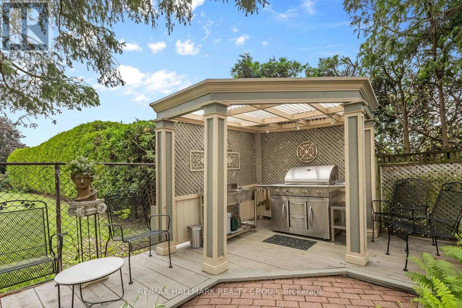 1348 TURNER CRESCENT