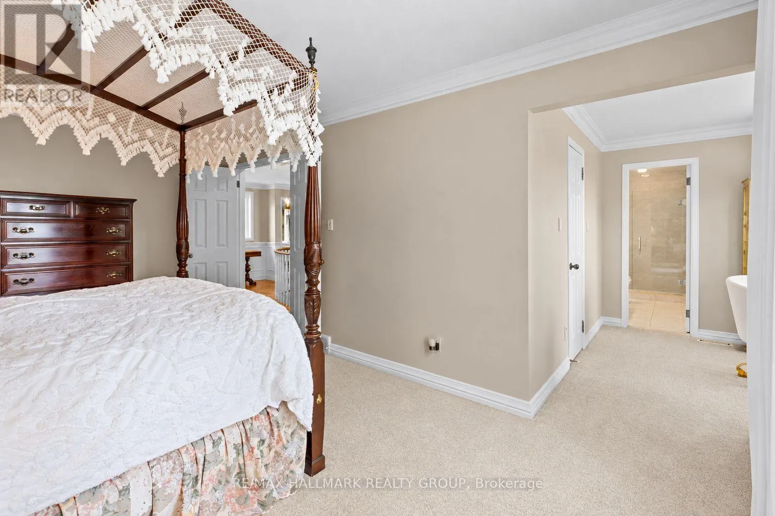 1348 TURNER CRESCENT