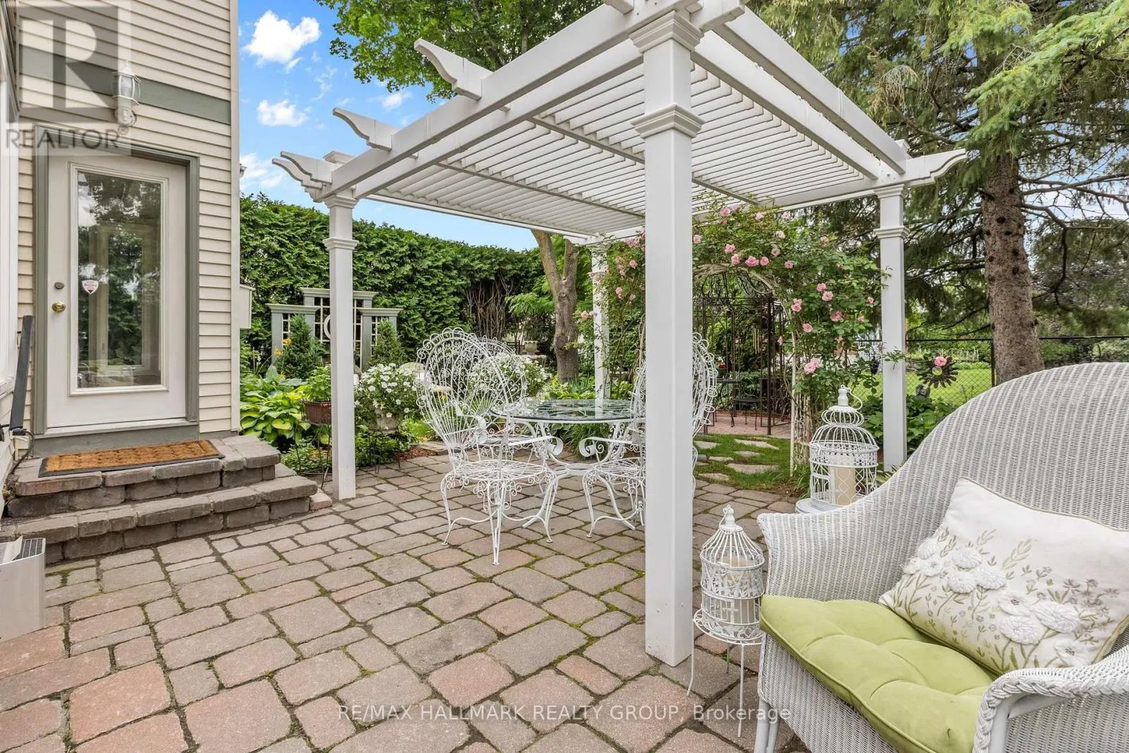 1348 TURNER CRESCENT
