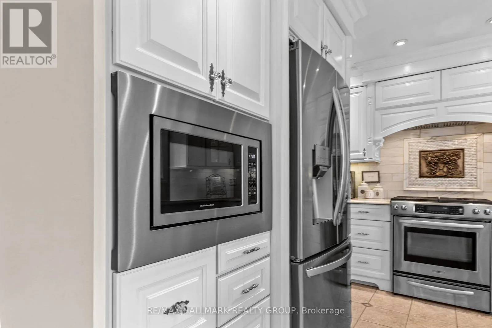 1348 TURNER CRESCENT