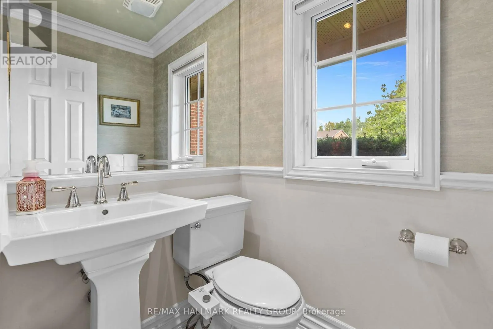1348 TURNER CRESCENT