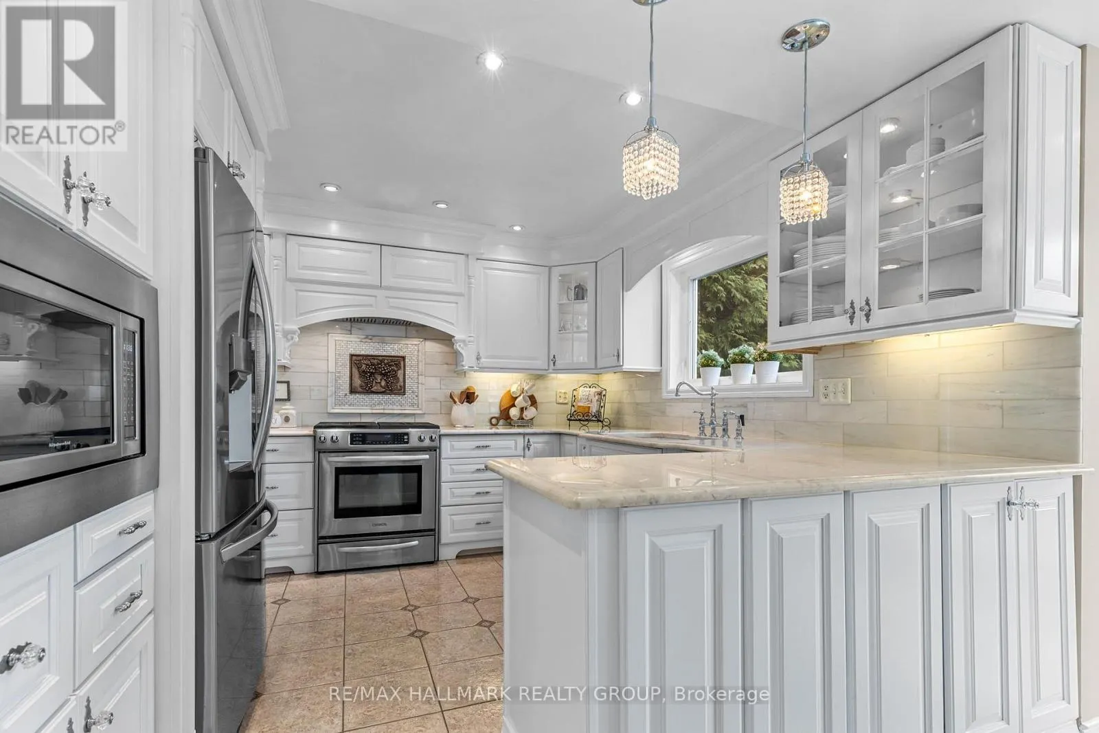1348 TURNER CRESCENT