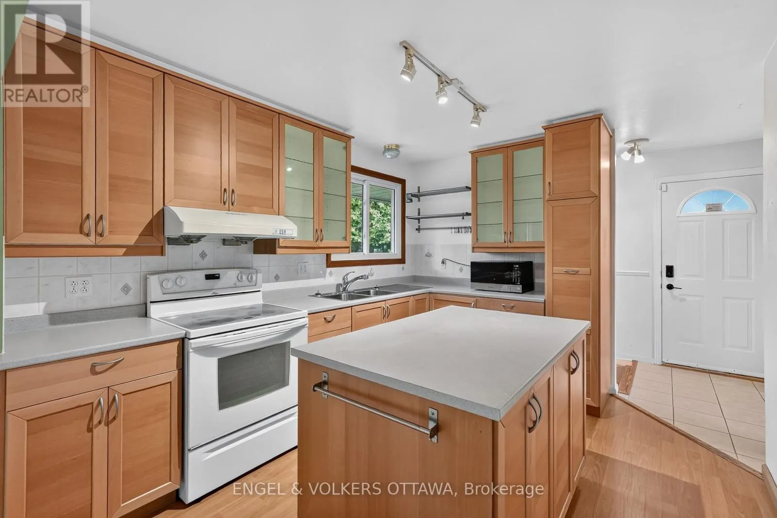 2642 MARBLE CRESCENT