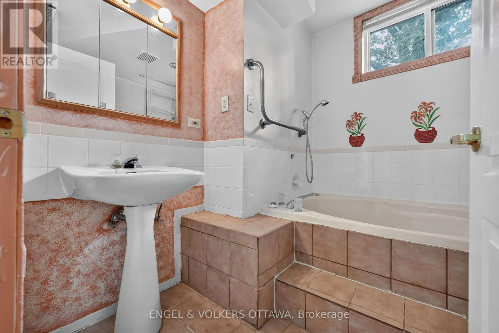 2642 MARBLE CRESCENT