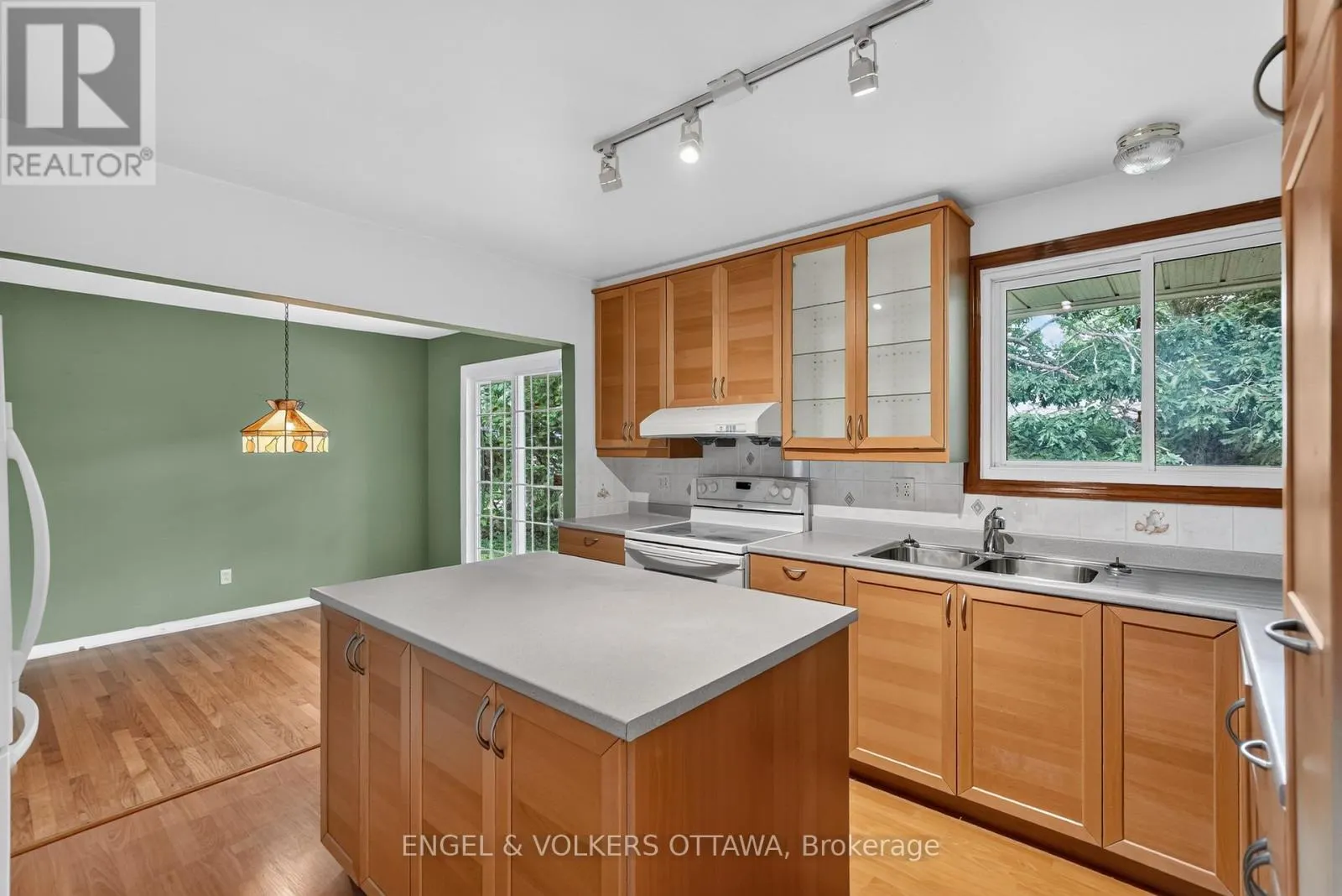 2642 MARBLE CRESCENT