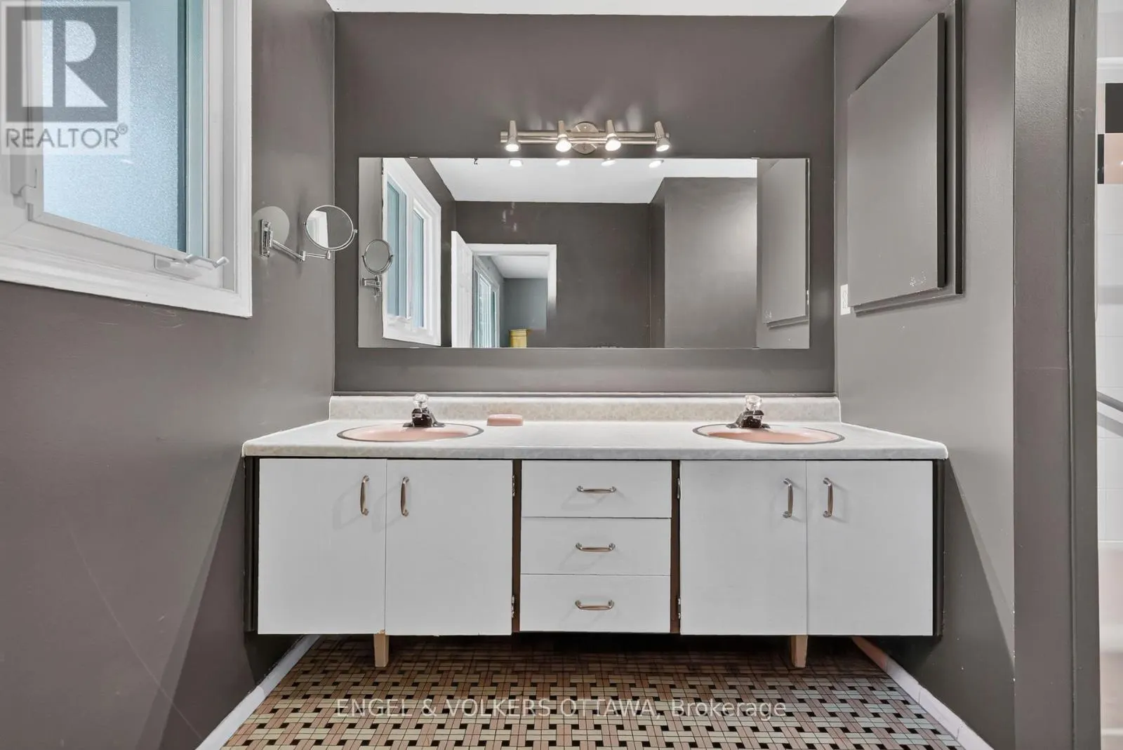 2642 MARBLE CRESCENT