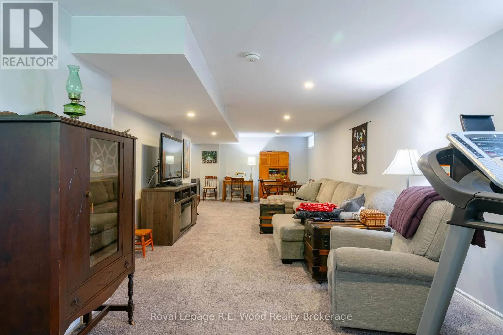 87 IRVING DRIVE