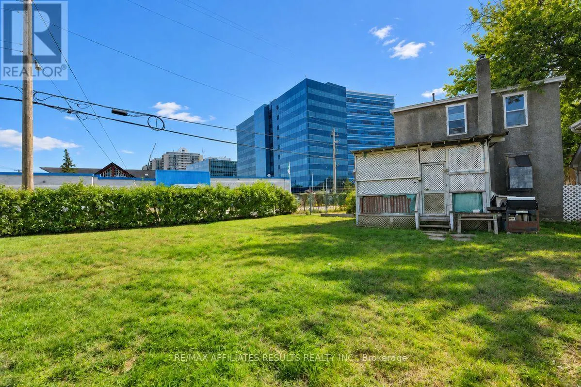 321 SAVARD AVENUE