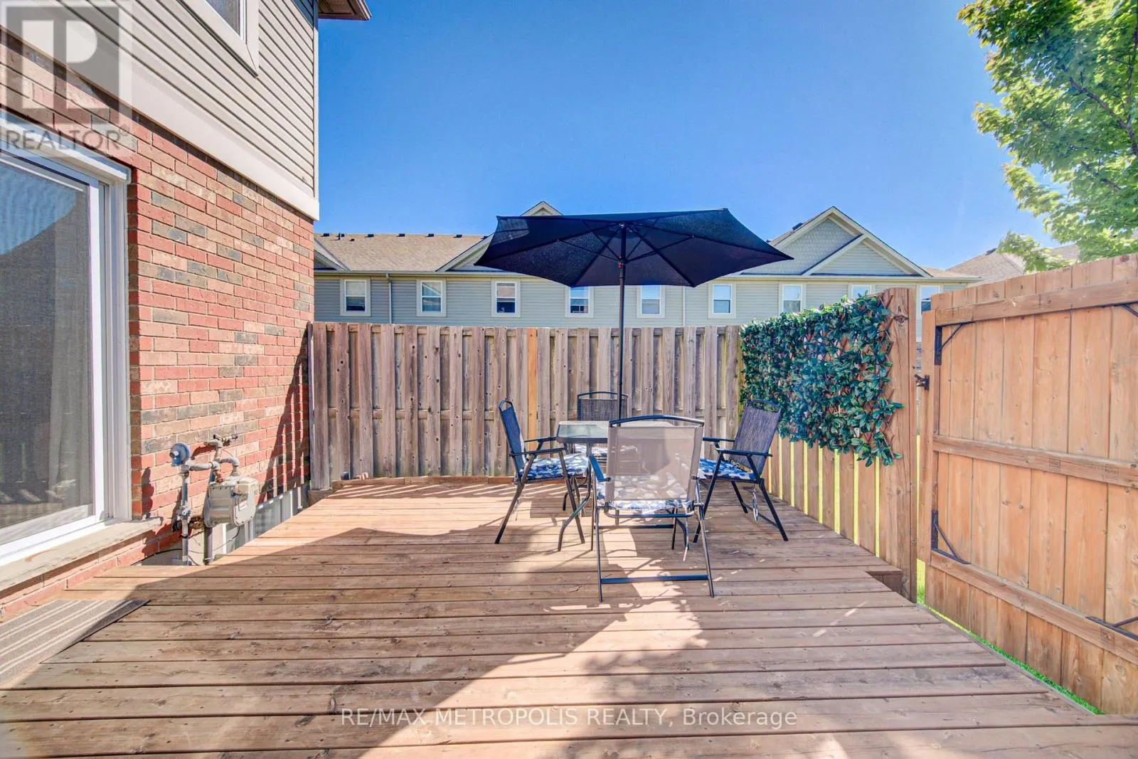 37 - 124 GOSLING GARDENS