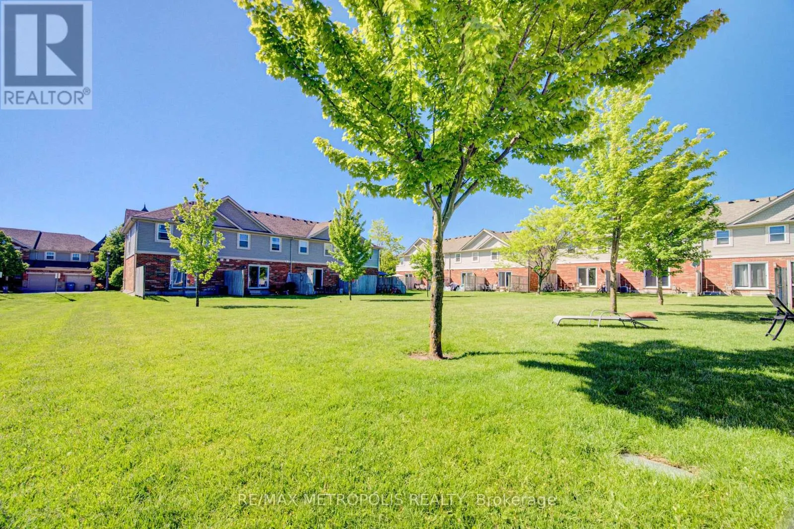 37 - 124 GOSLING GARDENS