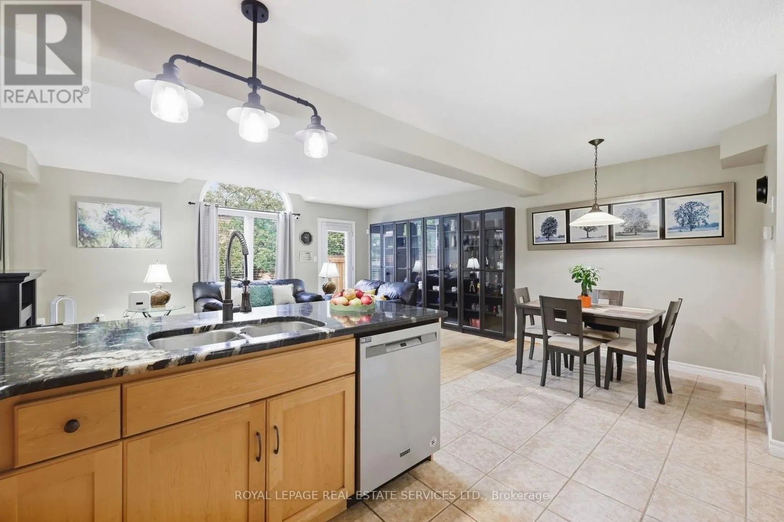 3 - 165 TERRAVIEW CRESCENT