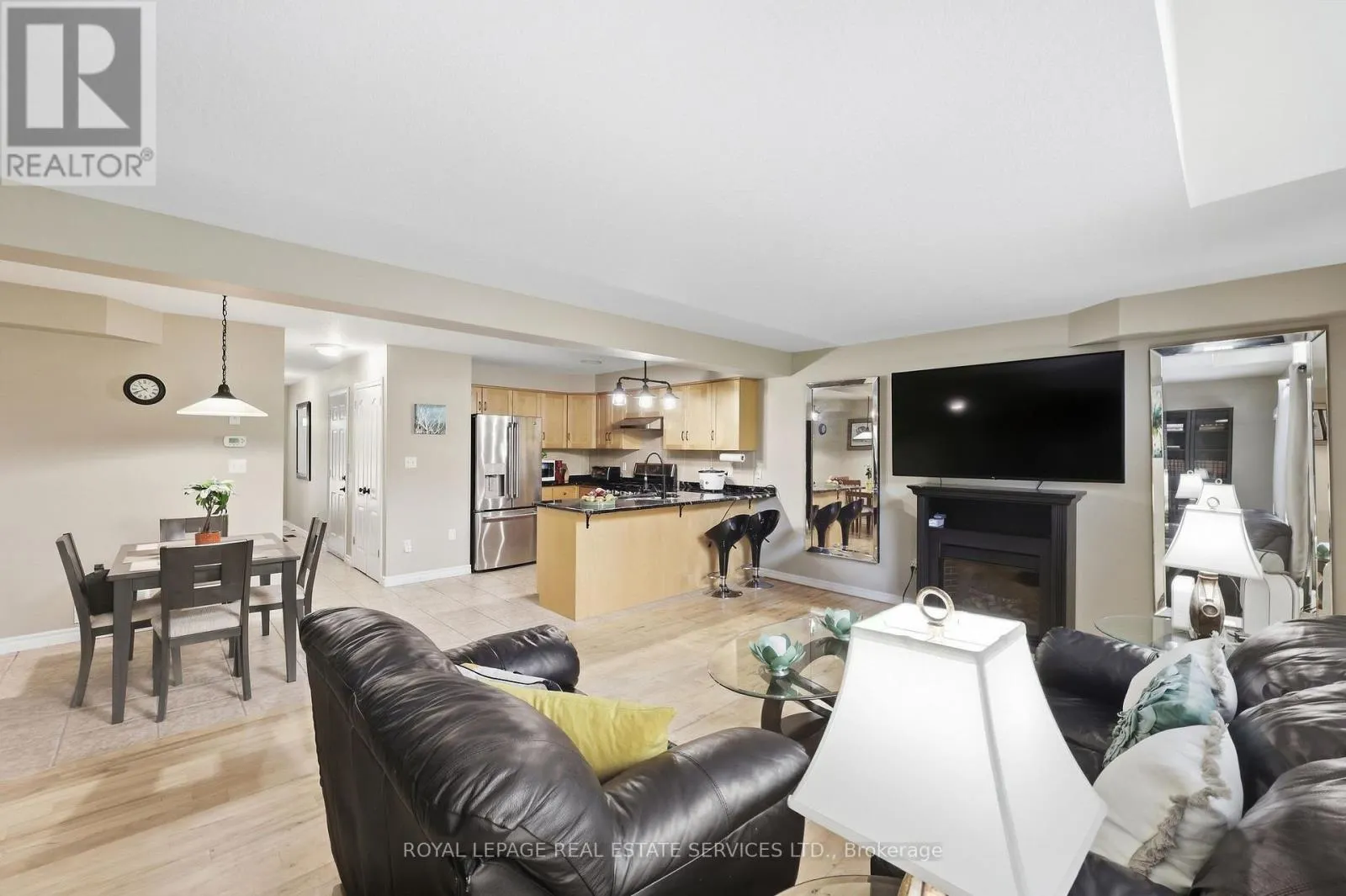 3 - 165 TERRAVIEW CRESCENT