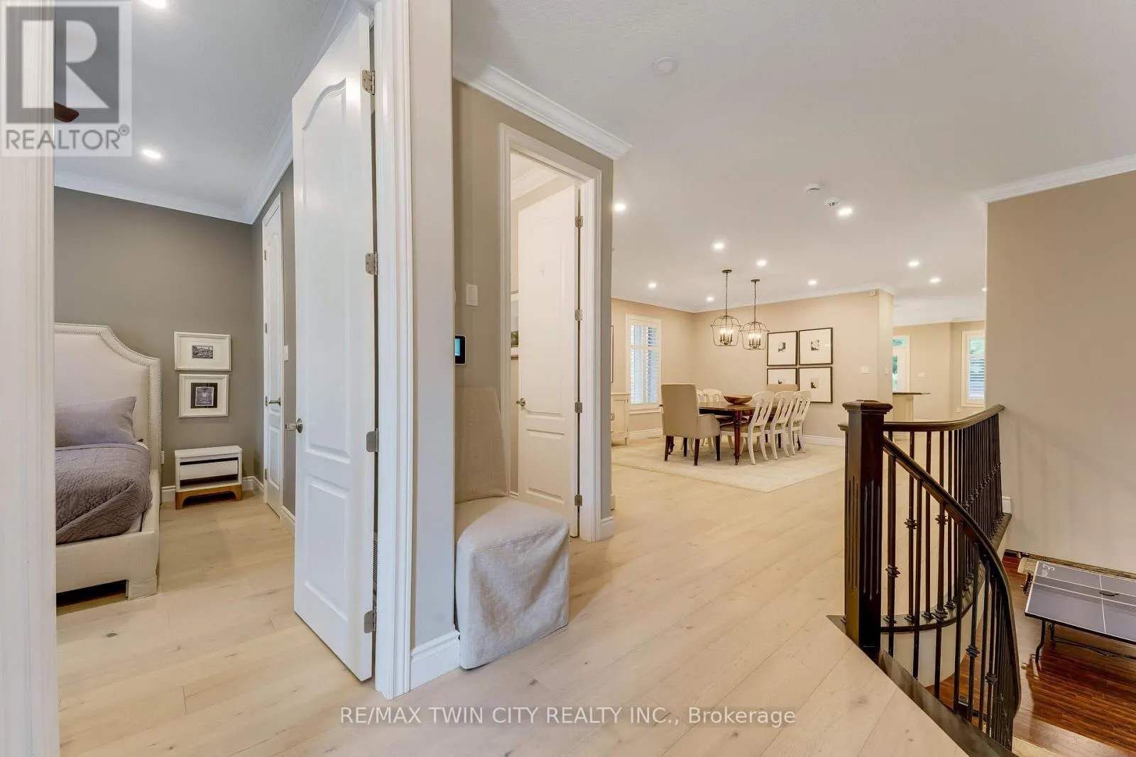 213 EDGEWATER CRESCENT