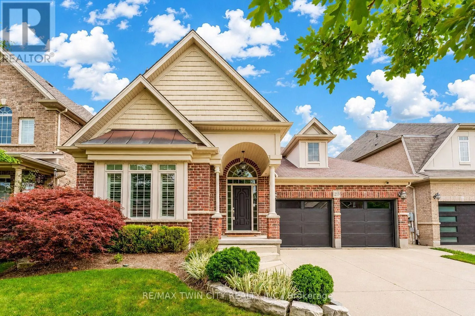 213 EDGEWATER CRESCENT