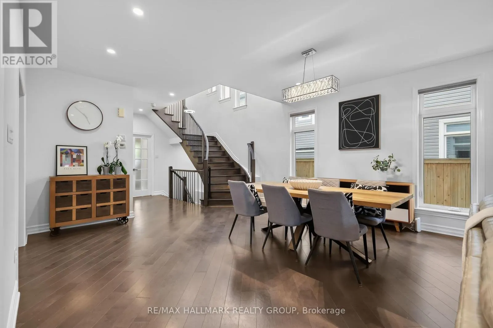 878 EXCURSION WAY