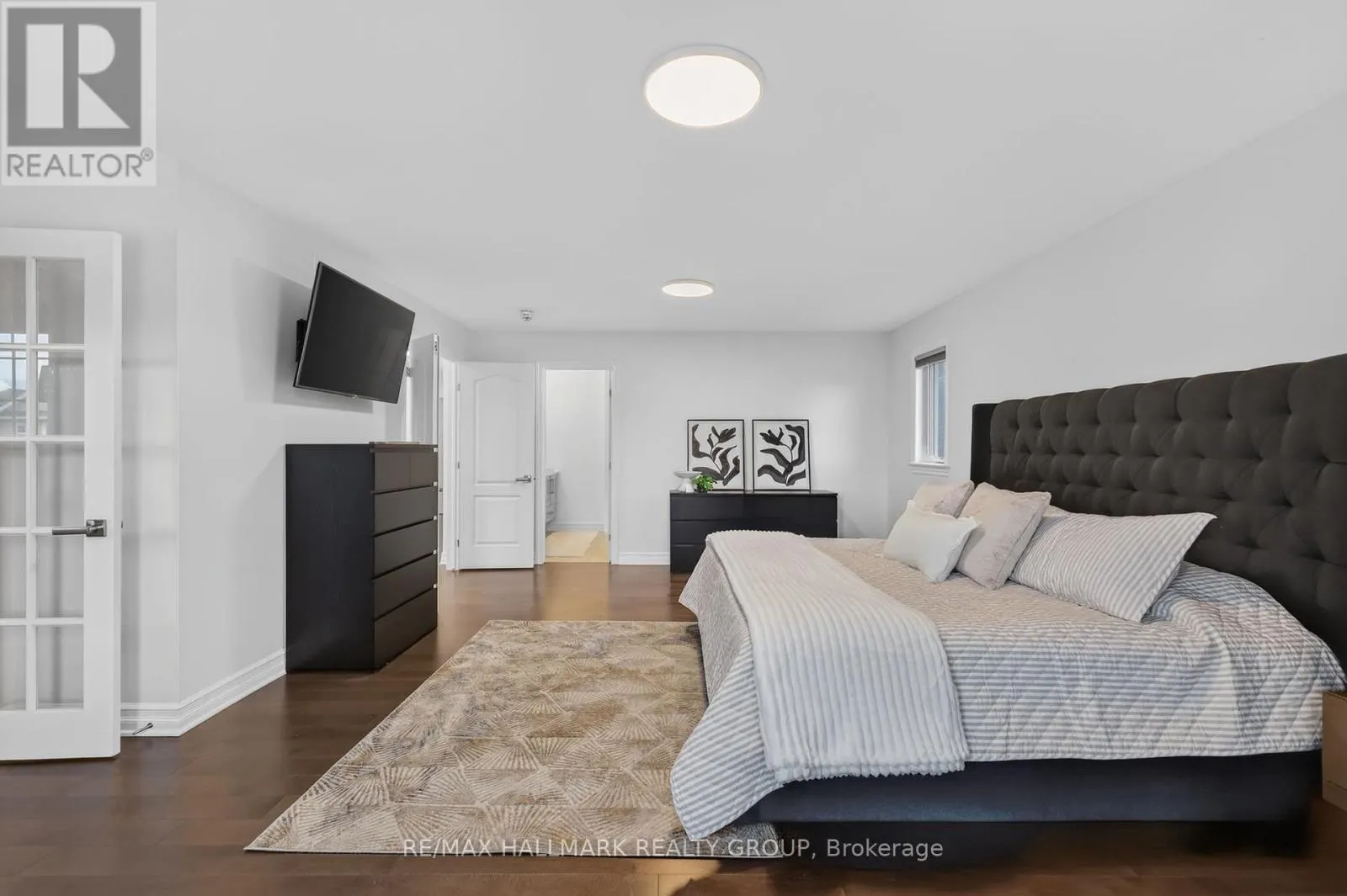 878 EXCURSION WAY