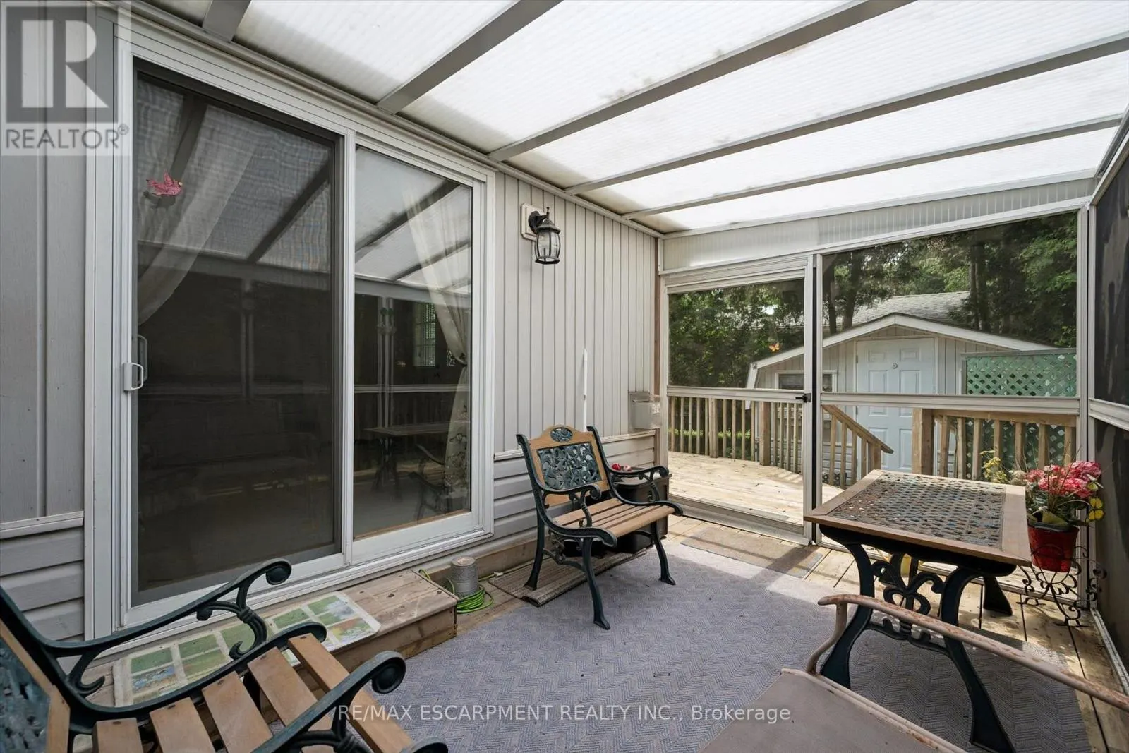 4 SPRUCE AVENUE