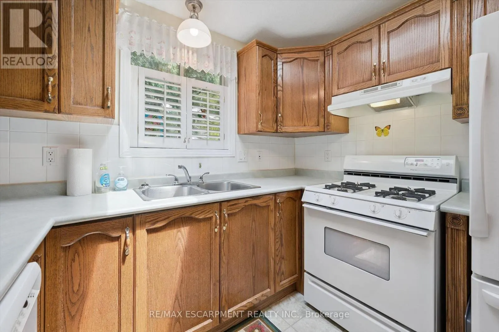 4 SPRUCE AVENUE