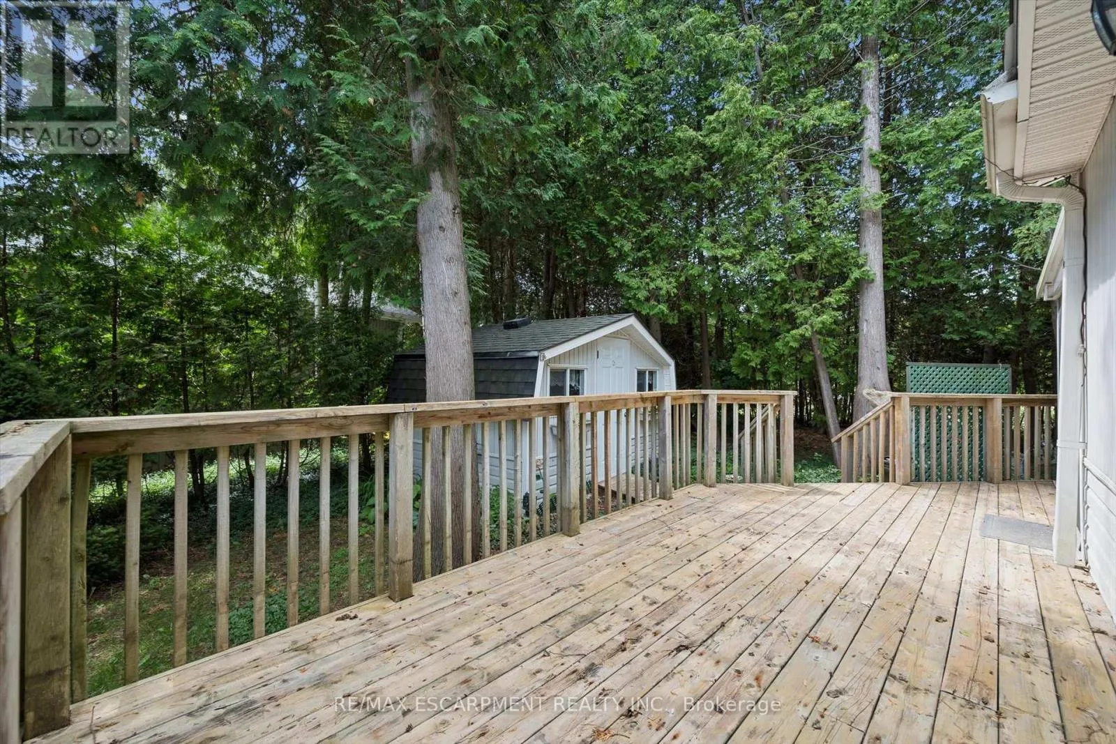 4 SPRUCE AVENUE