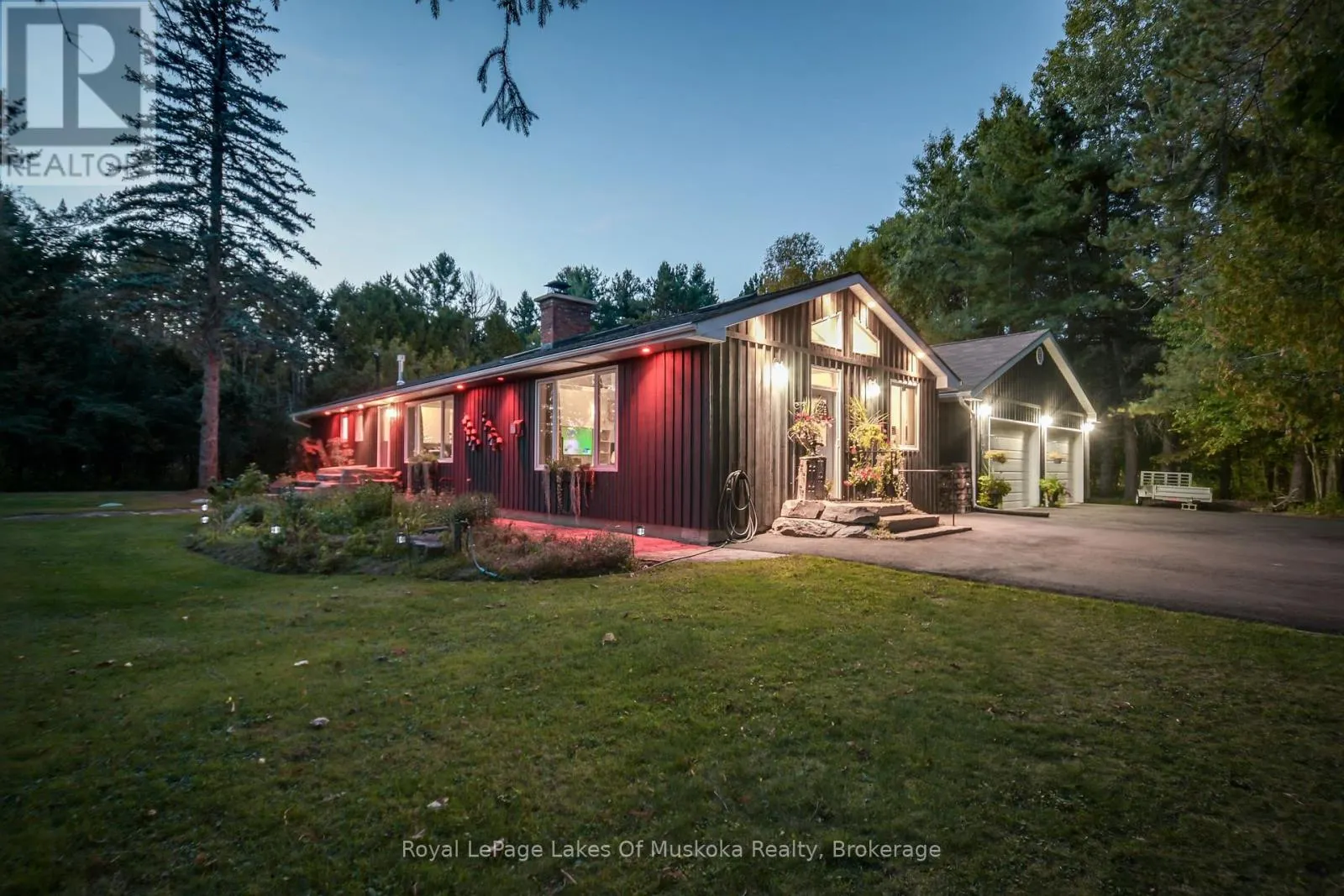 2 LESLIE DRIVE W
