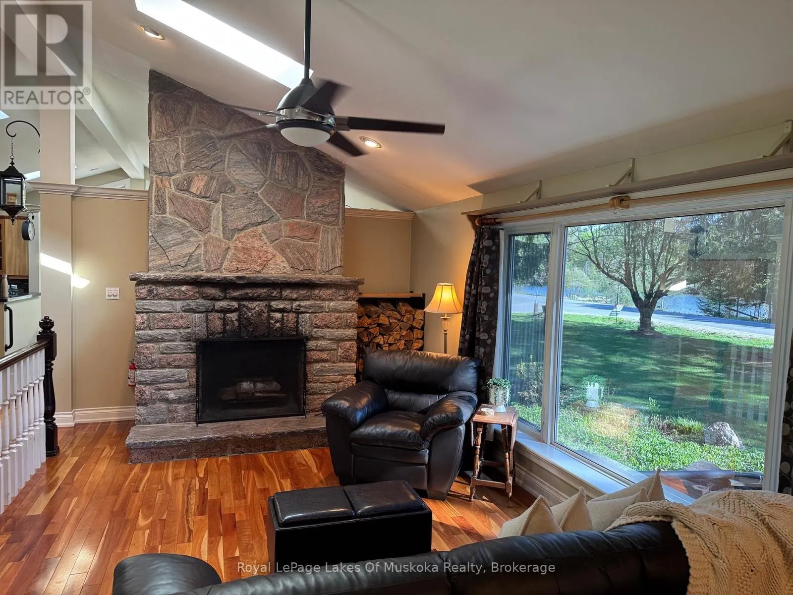 2 LESLIE DRIVE W
