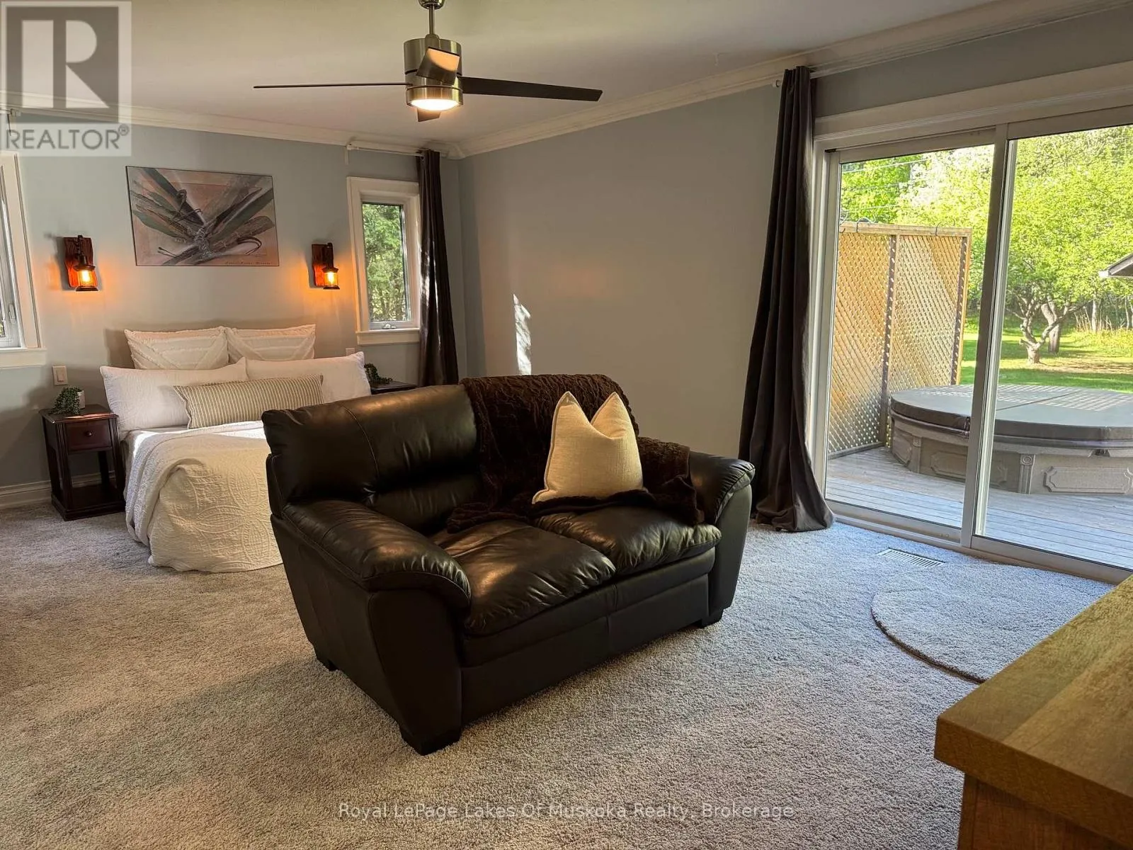 2 LESLIE DRIVE W