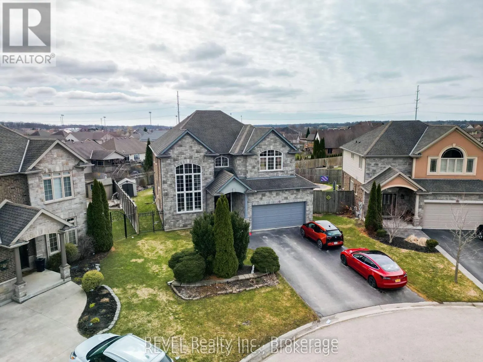 6600 RICHARD CRESCENT