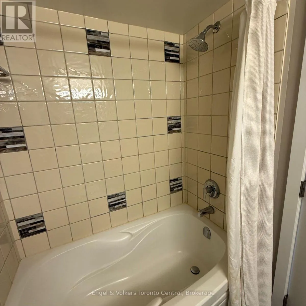 322 - 156 JOZO WEIDER BOULEVARD #322