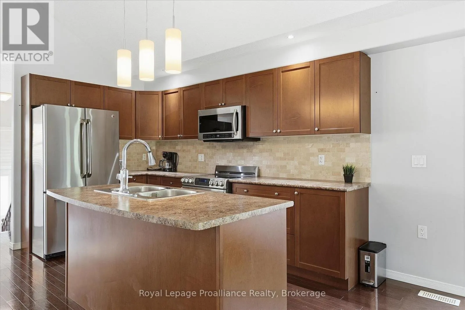 82 PARCELLS CRESCENT
