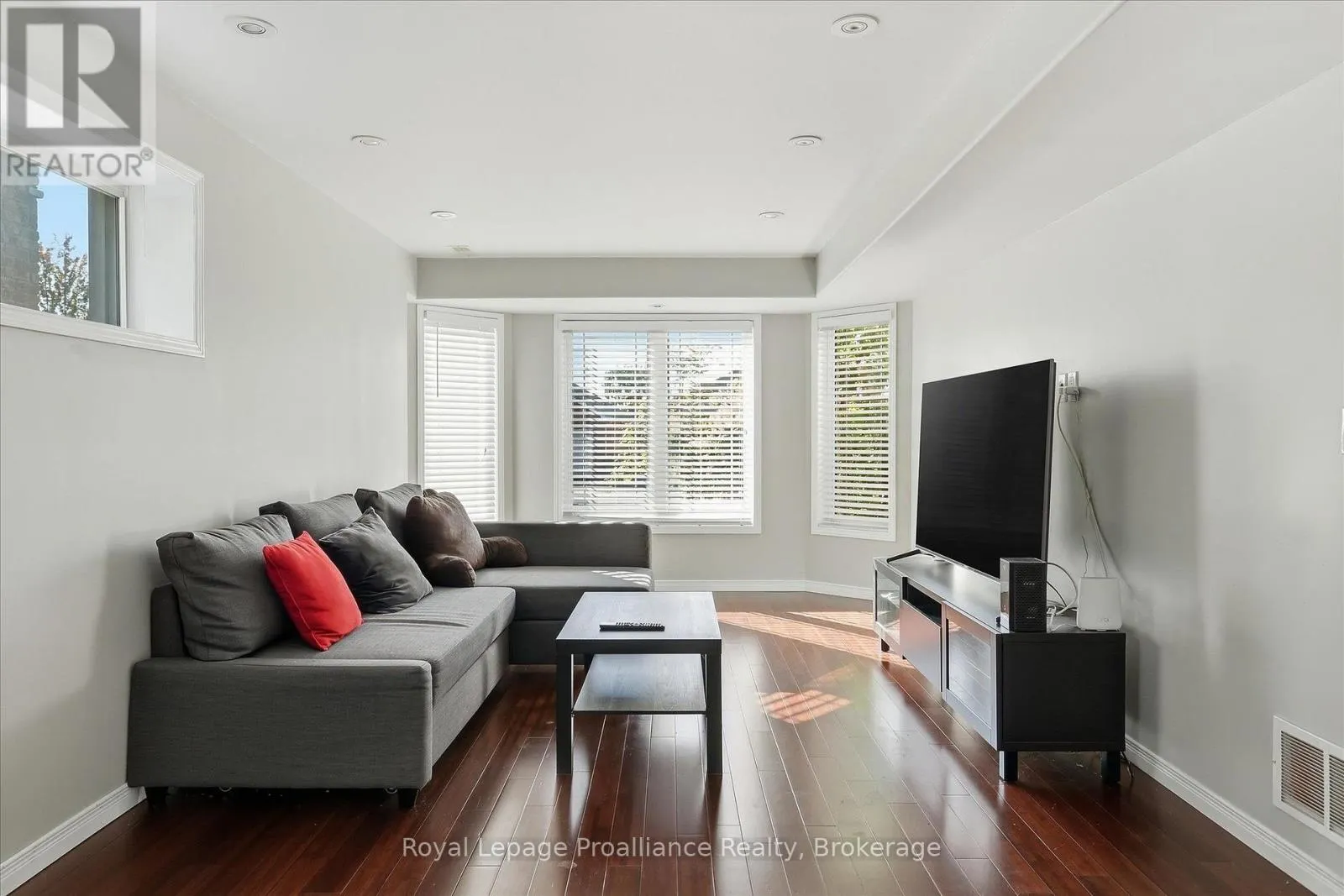82 PARCELLS CRESCENT