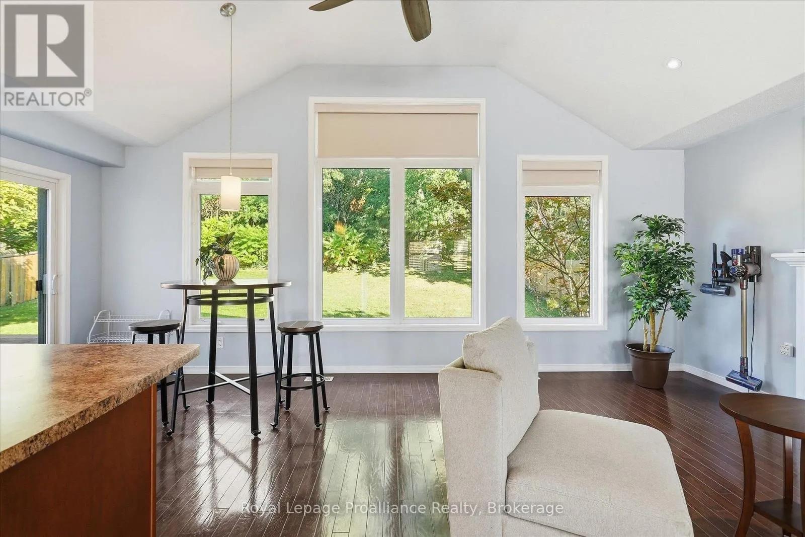 82 PARCELLS CRESCENT