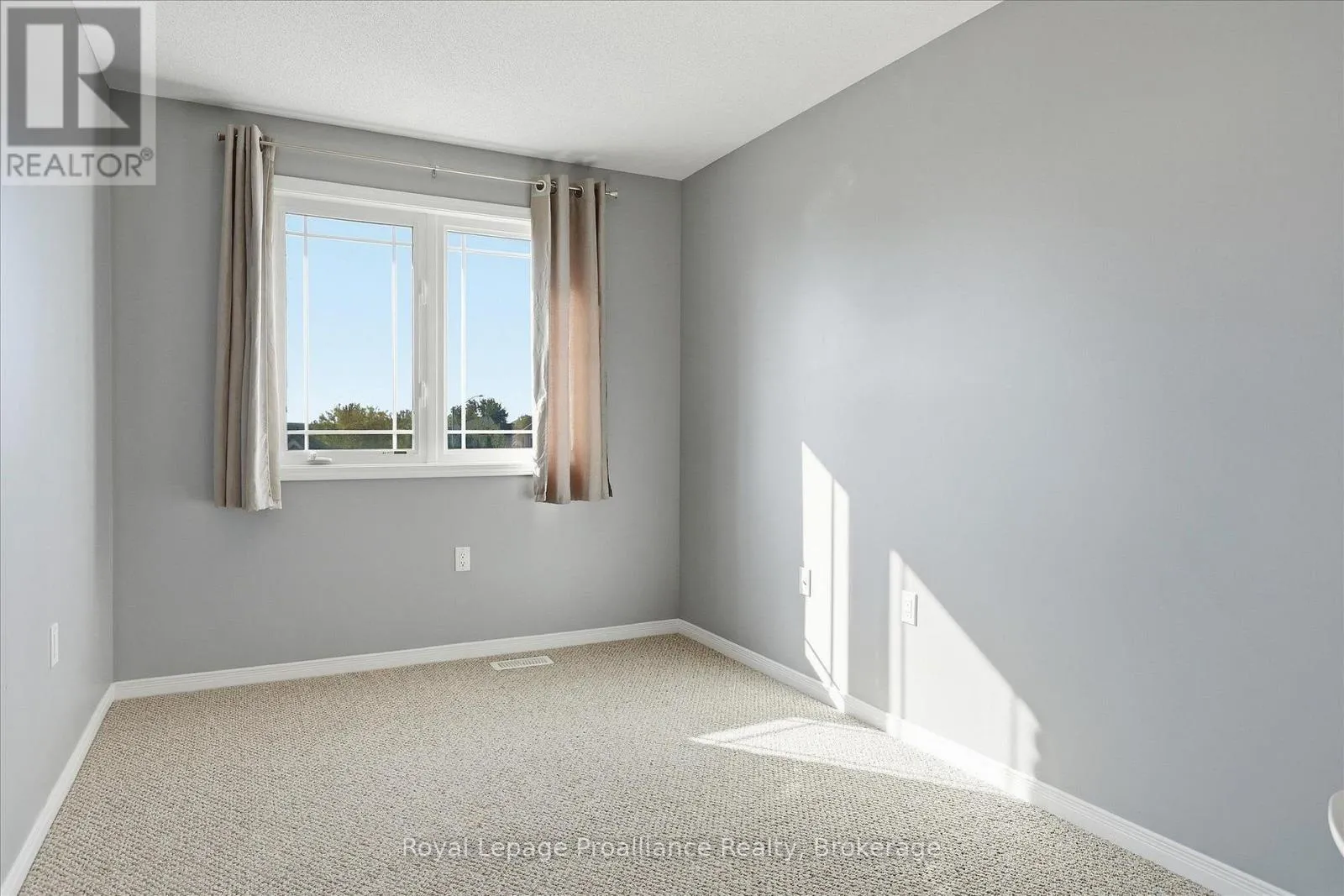 82 PARCELLS CRESCENT