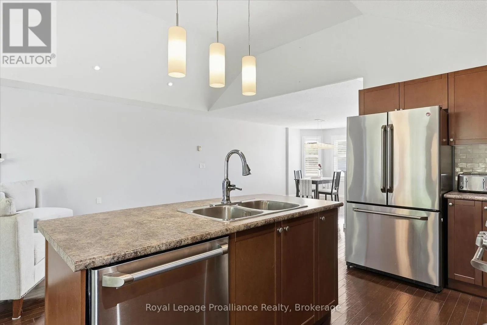 82 PARCELLS CRESCENT