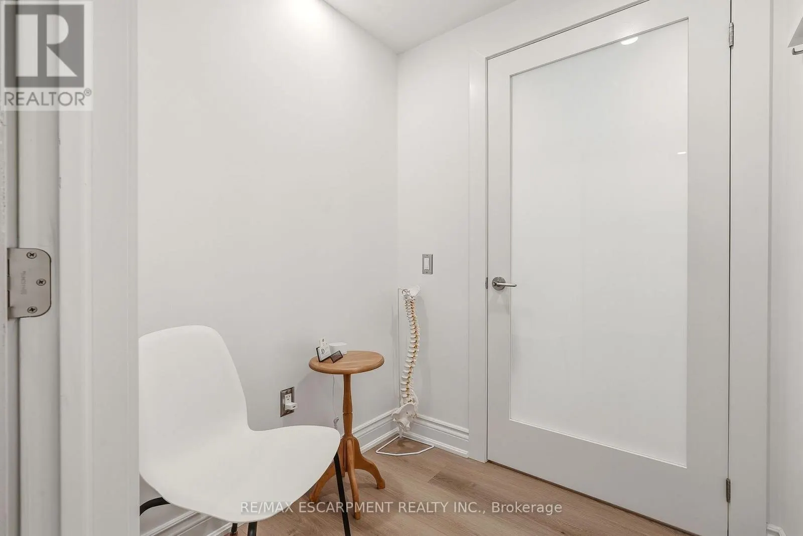 ROOM 6 - 326 WILSON STREET