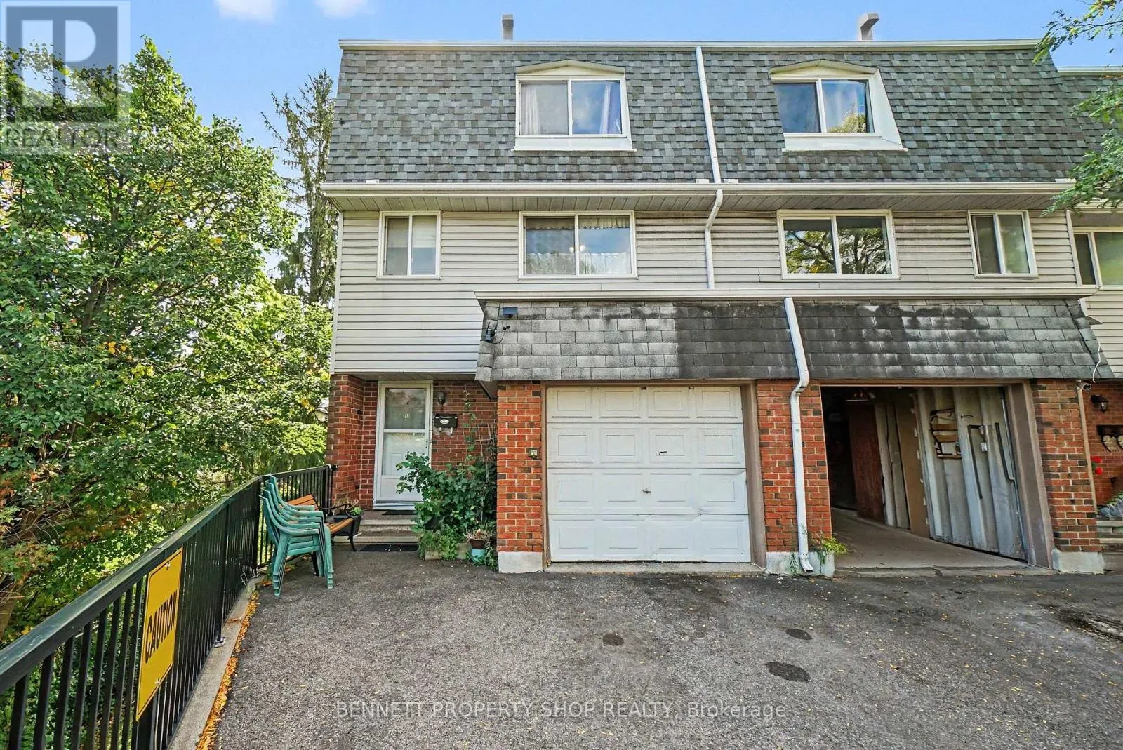 33 - 2669 SOUTHVALE CRESCENT