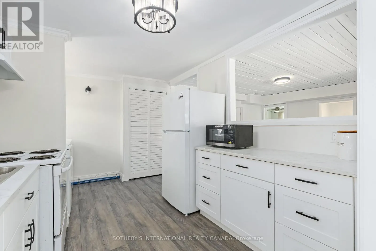 18 MAIN STREET