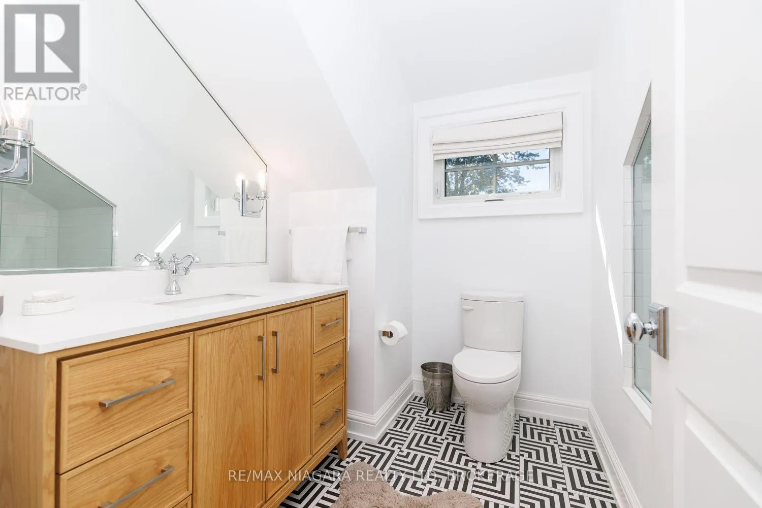 313 BEECHWOOD AVENUE W