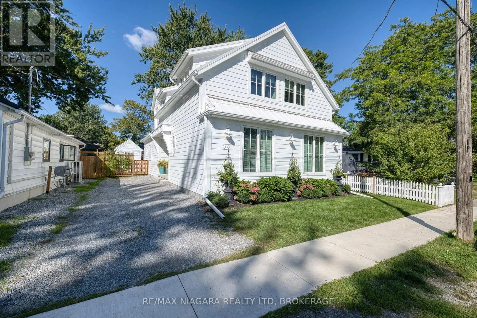 313 BEECHWOOD AVENUE W