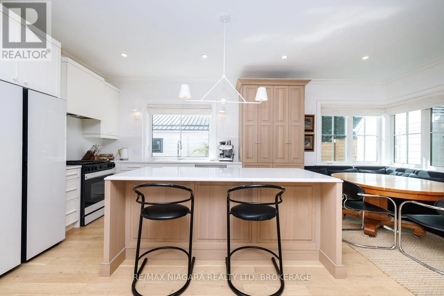 313 BEECHWOOD AVENUE W