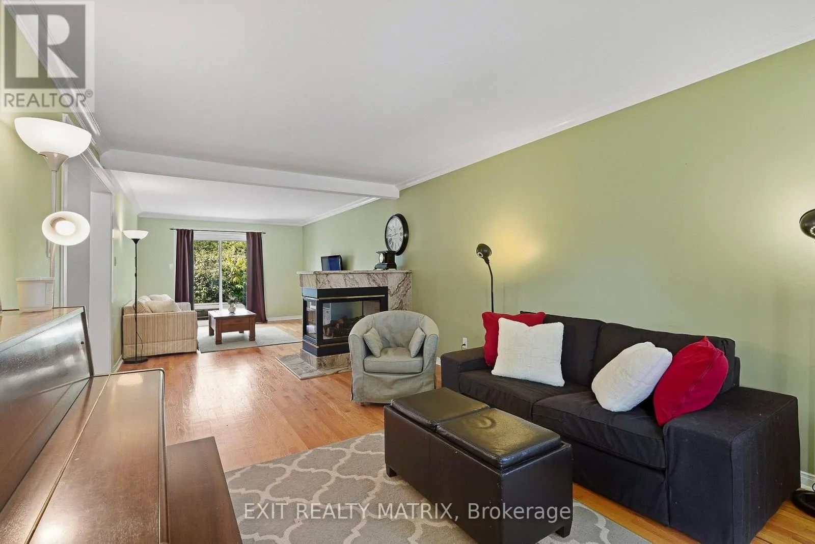 1886 CHAINE COURT