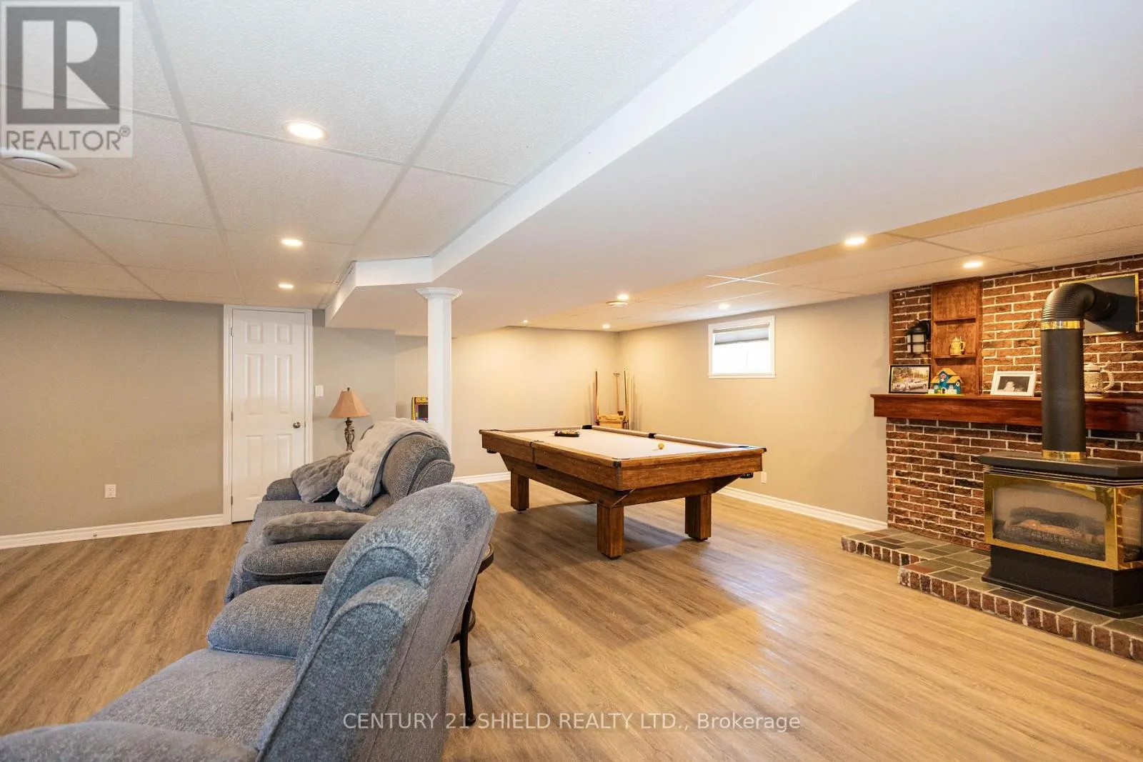 1107 GRAND AVENUE