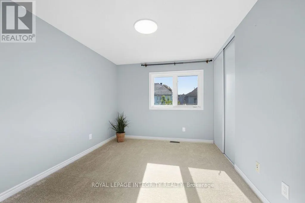 1014 OTTENBRITE CRESCENT