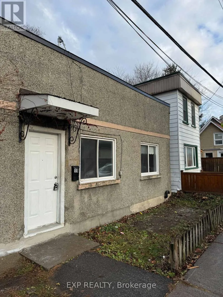 19 LOYER STREET
