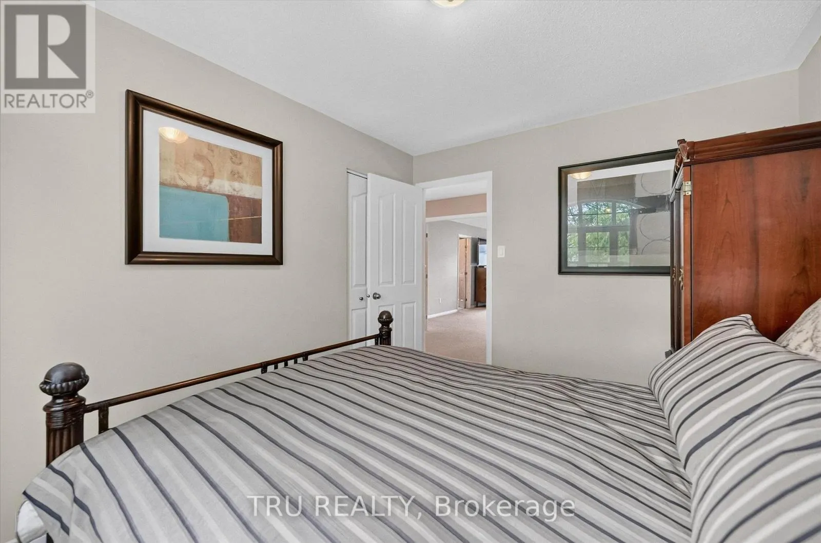 325 UPCOUNTRY DRIVE E