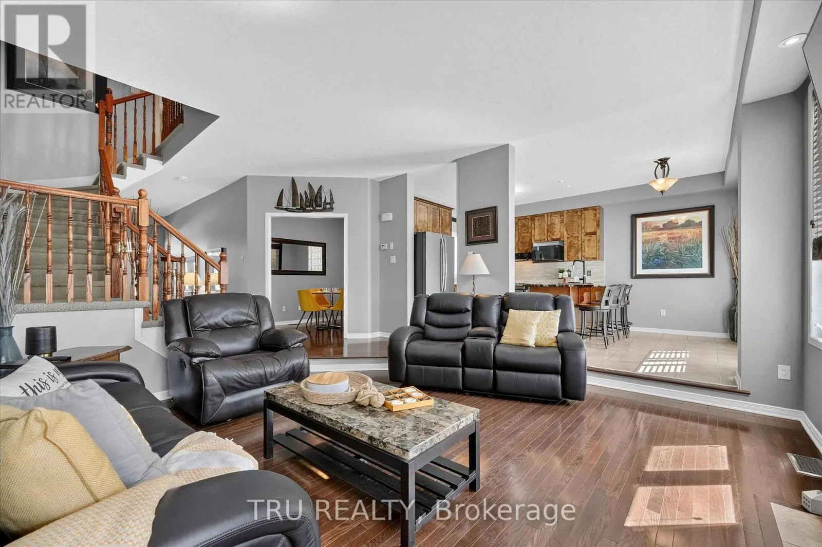 325 UPCOUNTRY DRIVE E