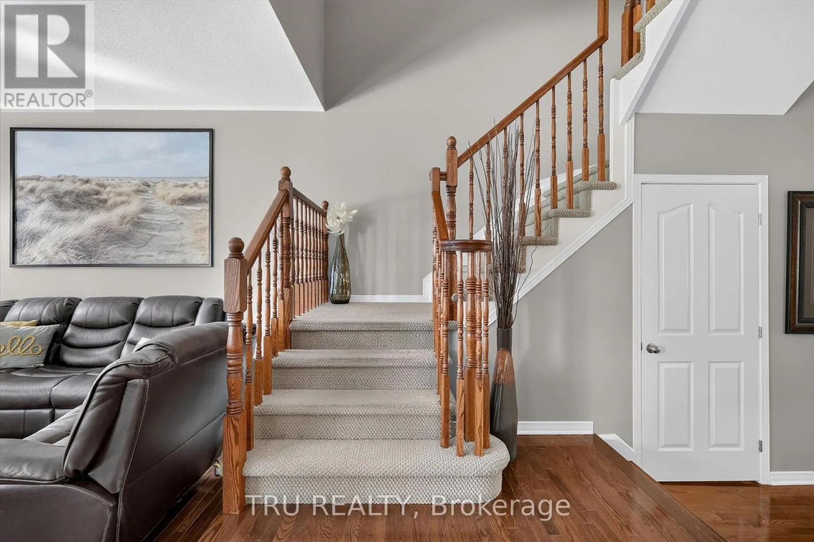 325 UPCOUNTRY DRIVE E