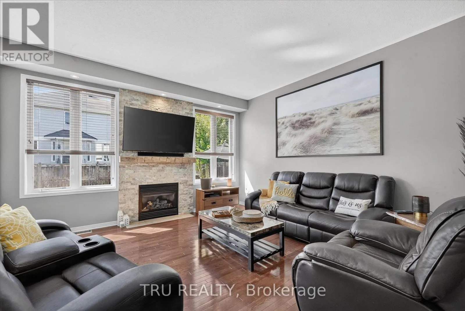 325 UPCOUNTRY DRIVE E
