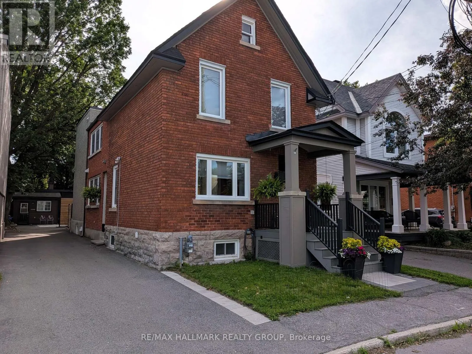 24 MORRIS STREET